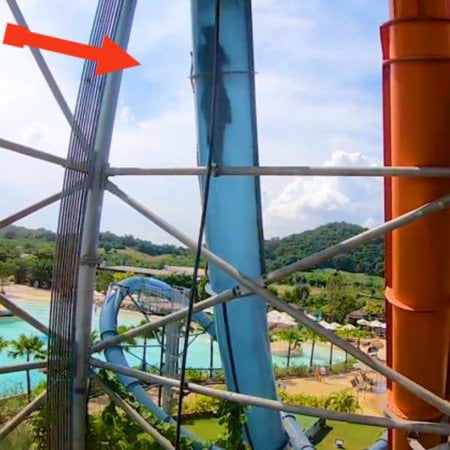 Acquascivolo rocket loop slide